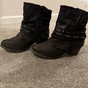 Short booties